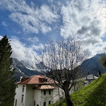 Ciasa Lorenzo - Dolomites Holidays *